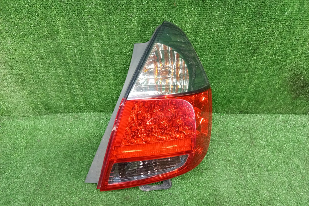 Стоп-сигнал правый задний HONDA FIT, JAZZ GD2, GD3, GD4, GD1 1 ракурс