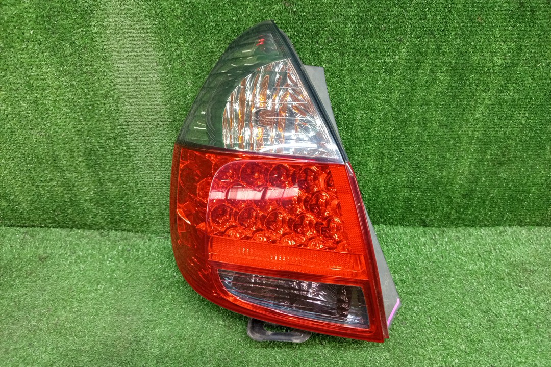Стоп-сигнал левый задний HONDA FIT, JAZZ GD2, GD3, GD4, GD1 1 ракурс