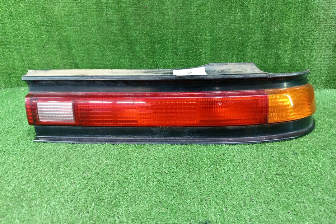 Стоп-сигнал правый задний TOYOTA MARK II GX90, JZX90, SX90, JZX91, JZX93, LX90 1 ракурс