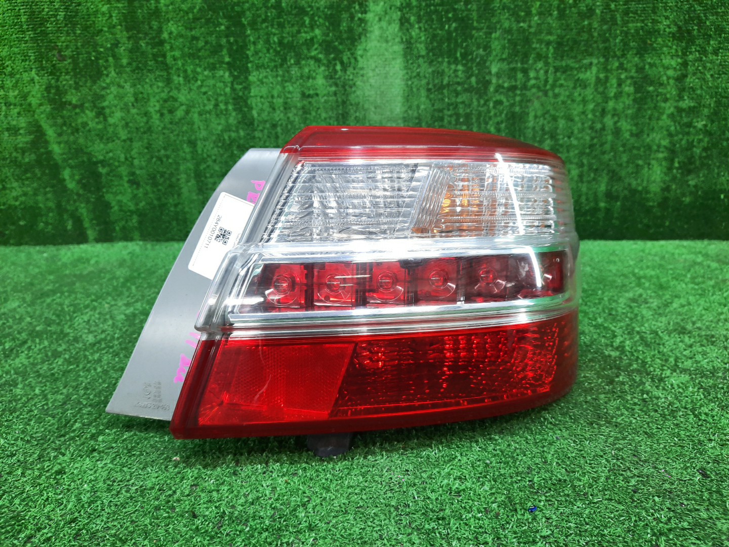 Стоп-сигнал правый задний TOYOTA PREMIO ZRT265, ZRT260, NZT260, ZRT261 1 ракурс