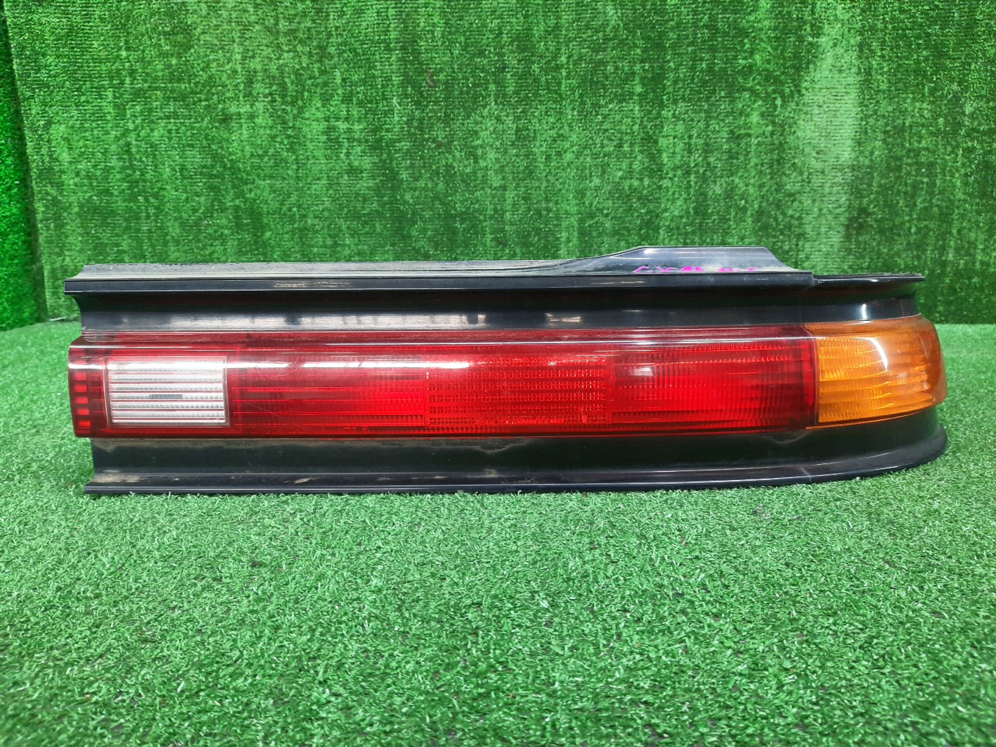Стоп-сигнал правый задний TOYOTA MARK II GX90, JZX90, SX90, JZX91, JZX93, LX90 1 ракурс