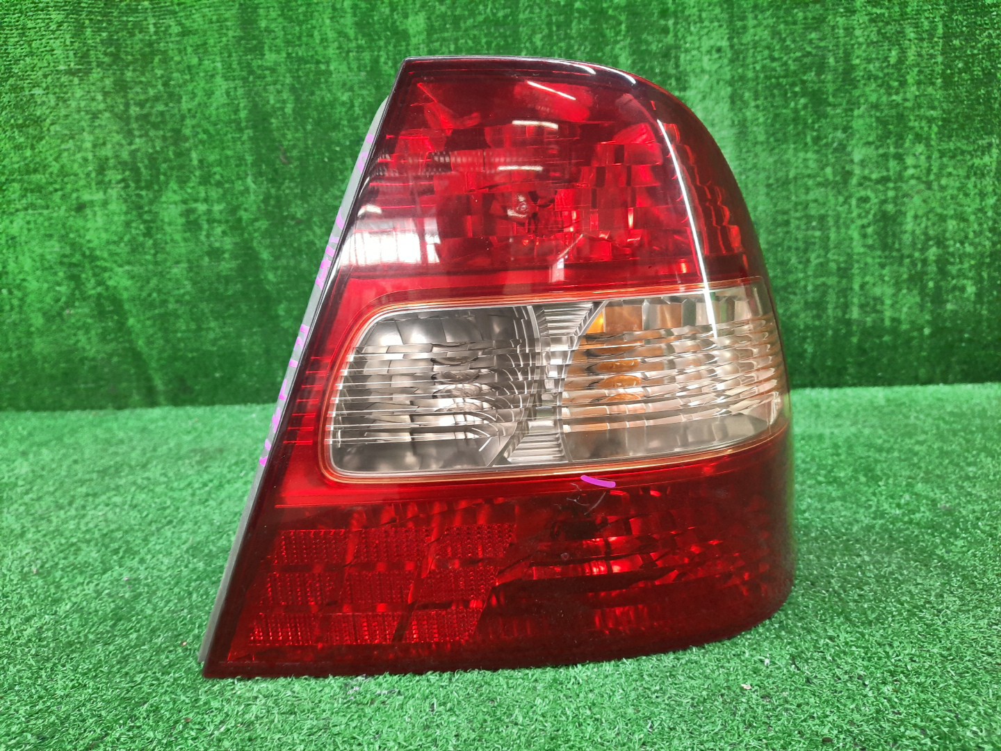 Стоп-сигнал правый задний TOYOTA COROLLA ZZE124, NZE121, NZE120, ZZE122, NZE124, CE121 1 ракурс
