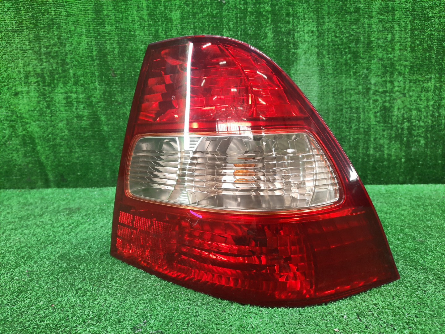 Стоп-сигнал правый задний TOYOTA COROLLA ZZE124, NZE121, NZE120, ZZE122, NZE124, CE121 2 ракурс