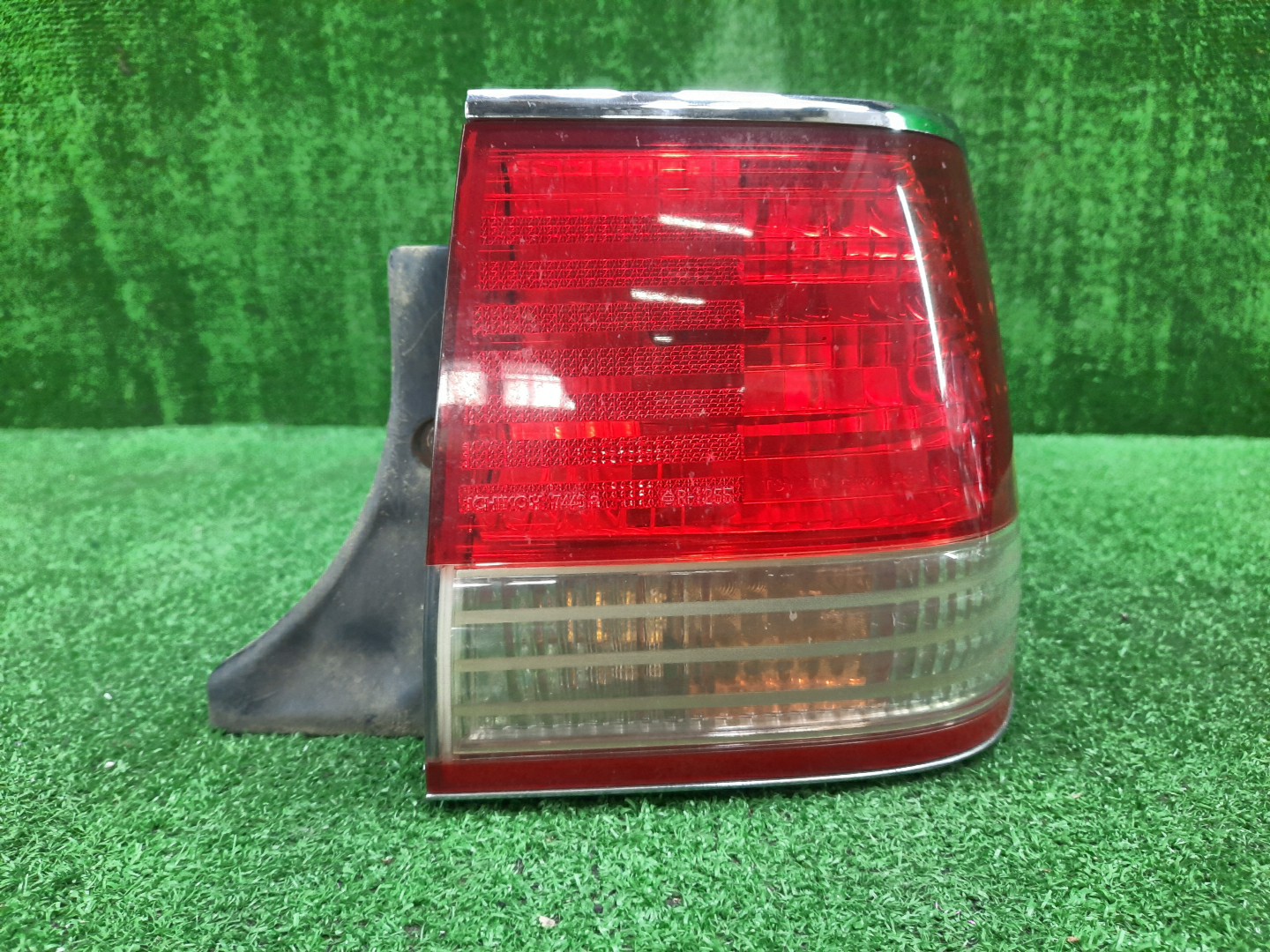Стоп-сигнал правый задний TOYOTA CROWN JZS151, JZS155, GS151, LS151, JZS157, JZS153 1 ракурс