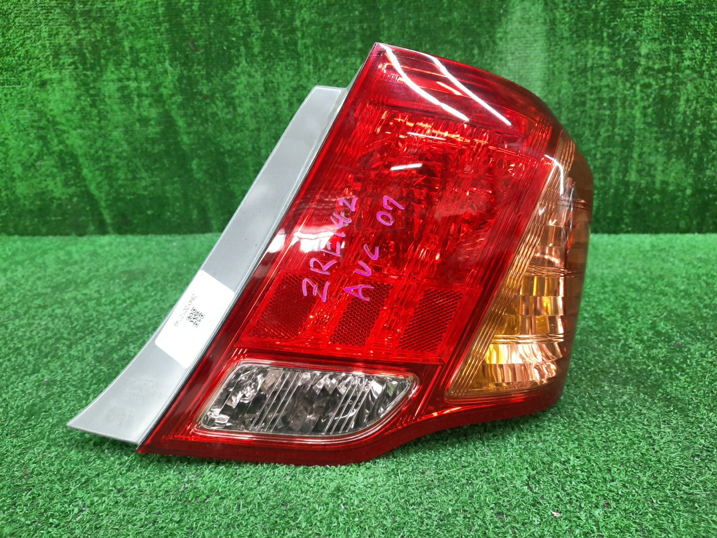 Стоп-сигнал правый задний TOYOTA COROLLA  AXIO NZE141, NZE144, ZRE142, ZRE144 4 ракурс