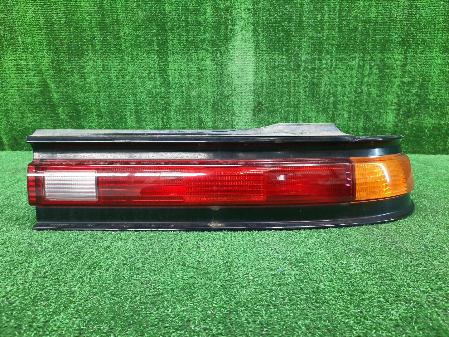 Стоп-сигнал правый задний TOYOTA MARK II GX90, JZX90, SX90, JZX91, JZX93, LX90 1 ракурс