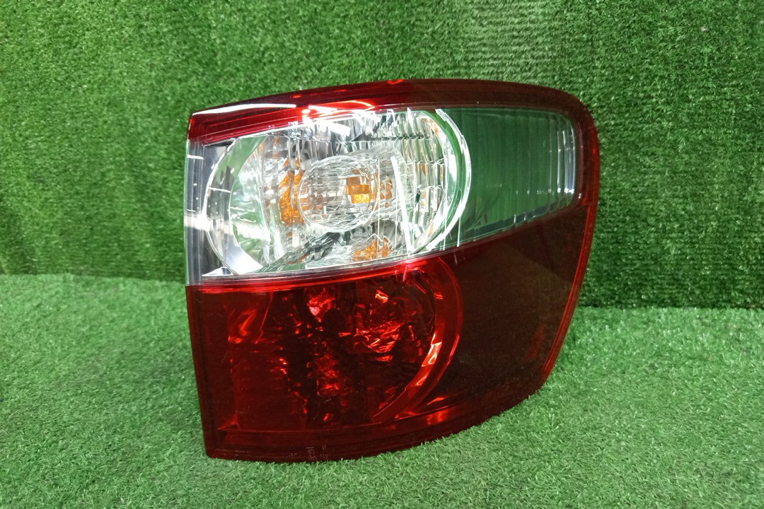 Стоп-сигнал правый задний TOYOTA IPSUM ACM21W, ACM26W 1 ракурс