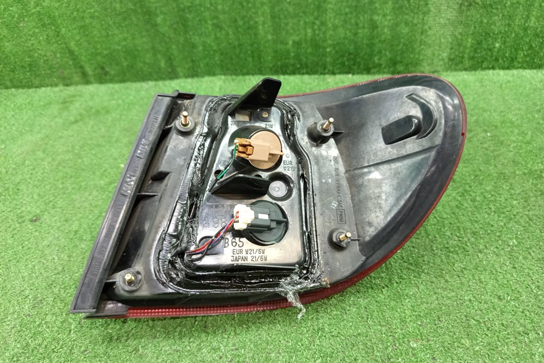 Стоп-сигнал левый задний NISSAN BLUEBIRD SYLPHY G10, QG10, FG10, TG10, QNG10 3 ракурс