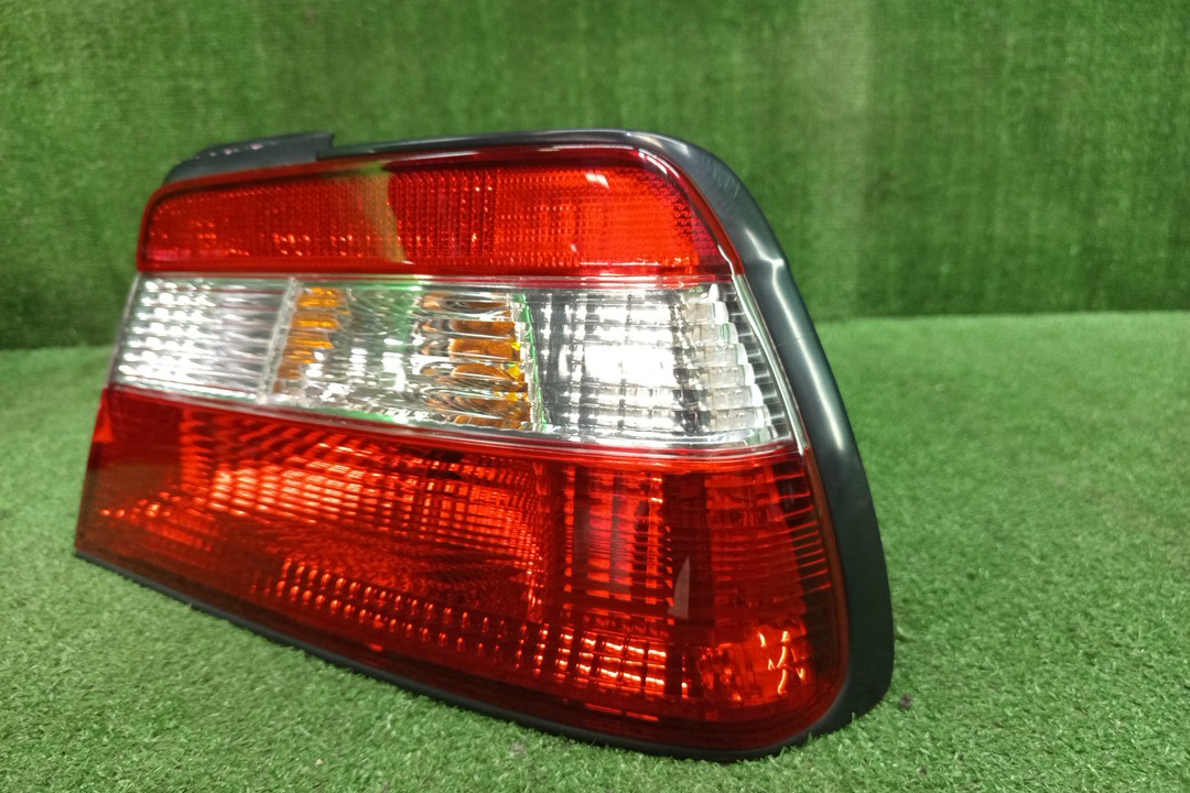Стоп-сигнал правый задний NISSAN BLUEBIRD SU14, QU14, ENU14, HU14, HNU14, EU14 3 ракурс