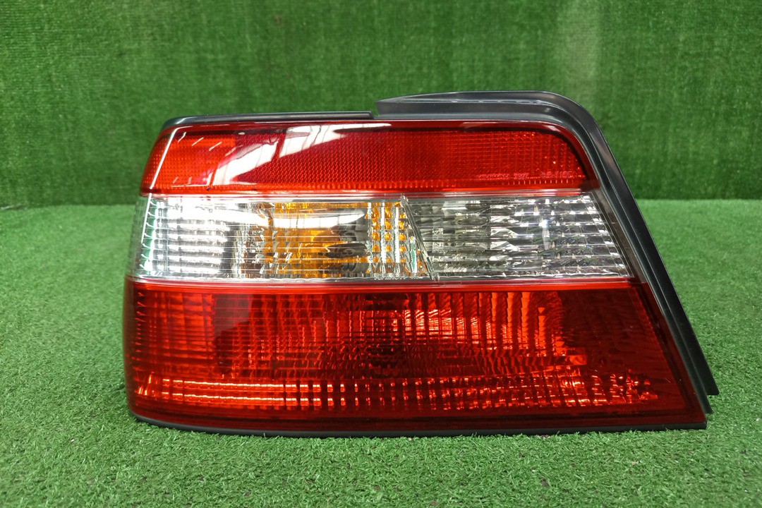 Стоп-сигнал левый задний NISSAN BLUEBIRD SU14, QU14, ENU14, HU14, HNU14, EU14 1 ракурс