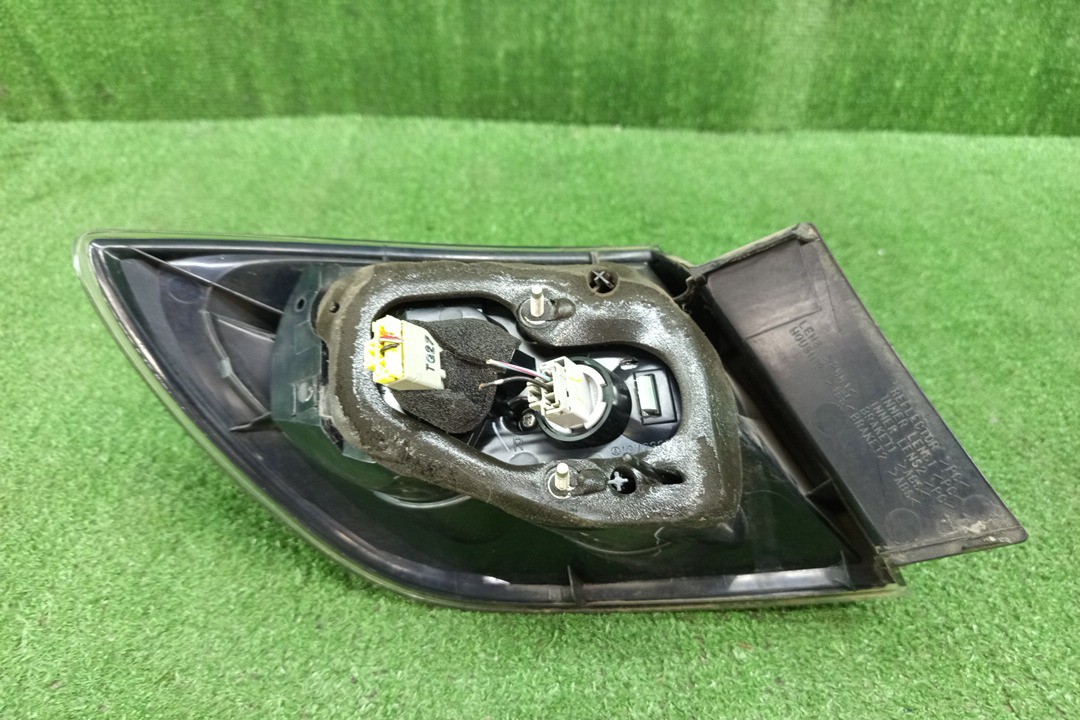 Стоп-сигнал правый задний MAZDA AXELA, MAZDA 3, 3 BK5P, BK3P, BKEP, BK 3 ракурс
