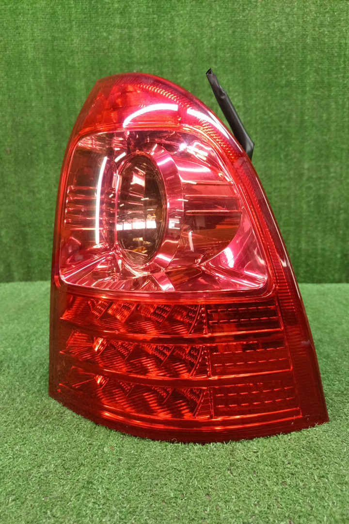 Стоп-сигнал правый задний TOYOTA COROLLA FIELDER NZE121G, ZZE123G, ZZE124G, ZZE122G, NZE124G 2 ракурс
