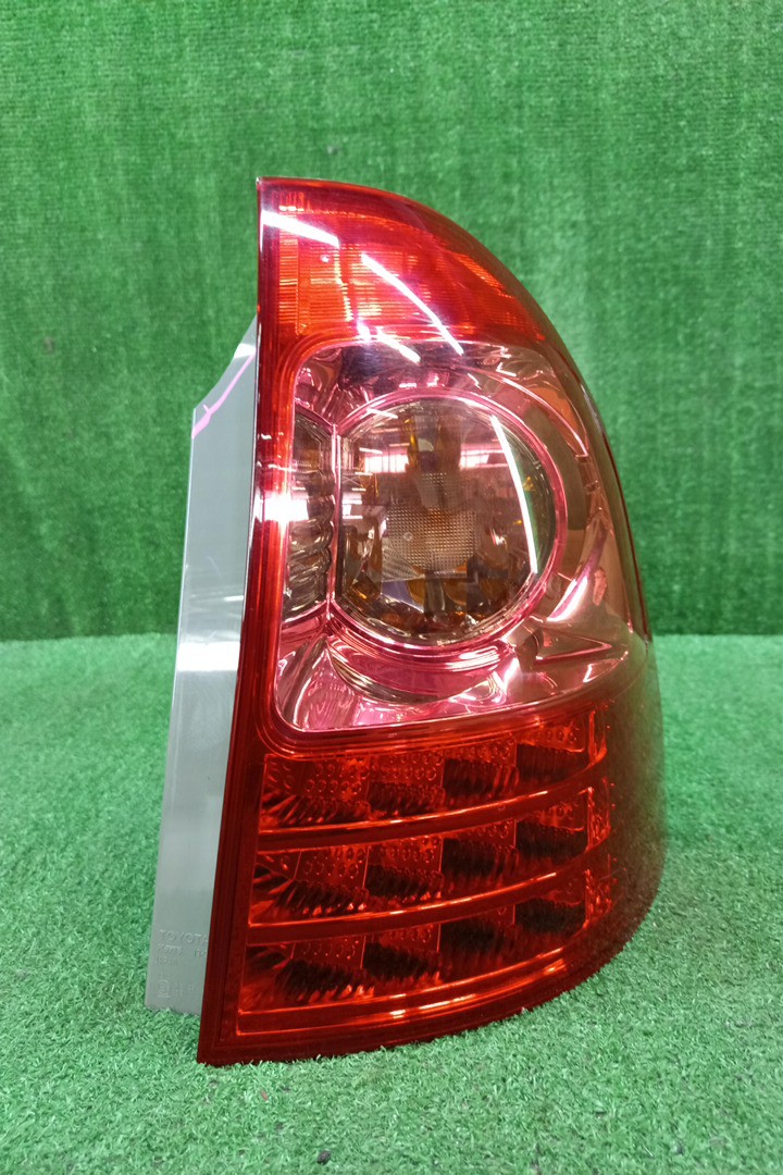 Стоп-сигнал правый задний TOYOTA COROLLA FIELDER NZE121G, ZZE123G, ZZE124G, ZZE122G, NZE124G 1 ракурс