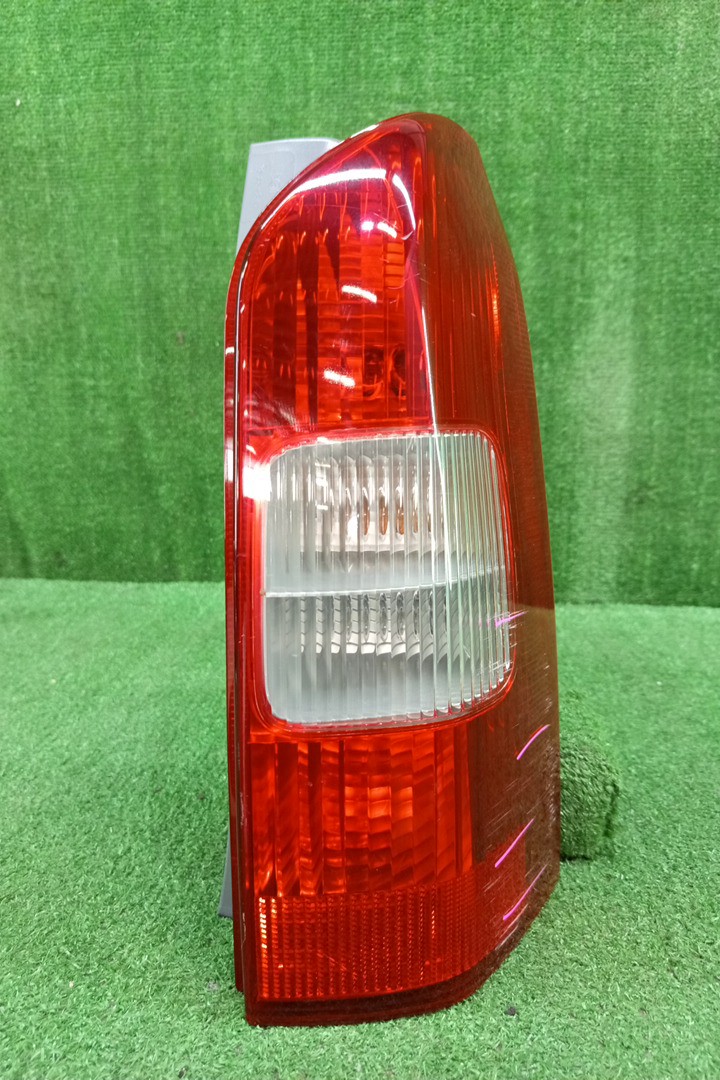 Стоп-сигнал правый задний TOYOTA PROBOX NCP51V, NCP58G, NCP55V, NCP50V, NCP59G, NLP51 1 ракурс