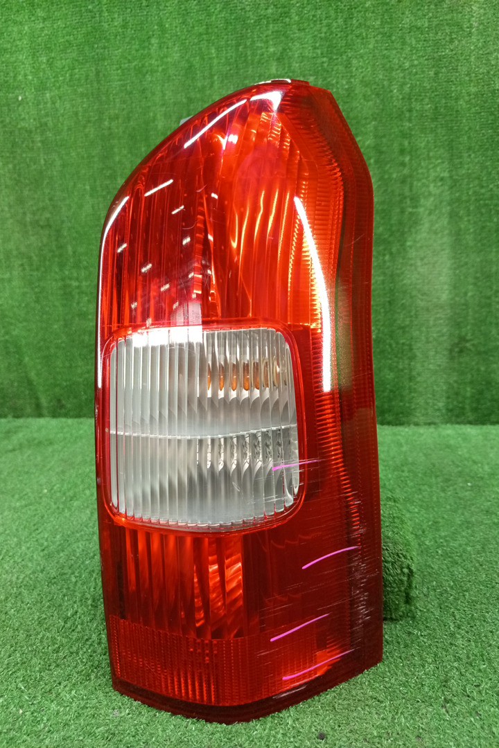 Стоп-сигнал правый задний TOYOTA PROBOX NCP51V, NCP58G, NCP55V, NCP50V, NCP59G, NLP51 2 ракурс