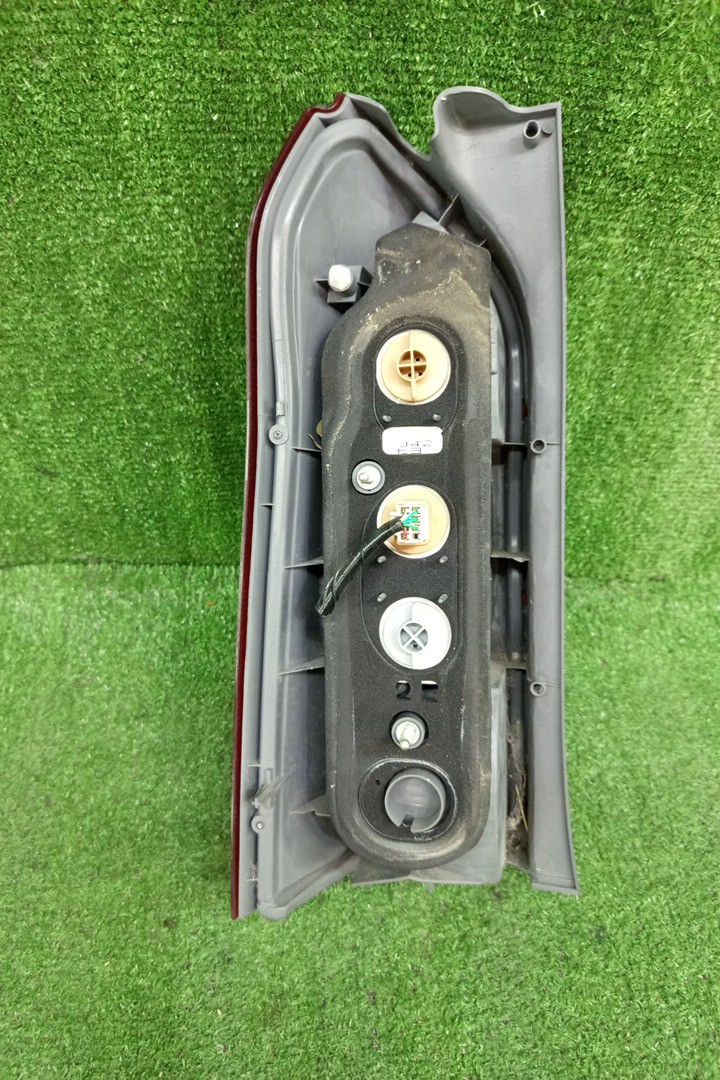 Стоп-сигнал правый задний TOYOTA PROBOX NCP51V, NCP58G, NCP55V, NCP50V, NCP59G, NLP51 4 ракурс