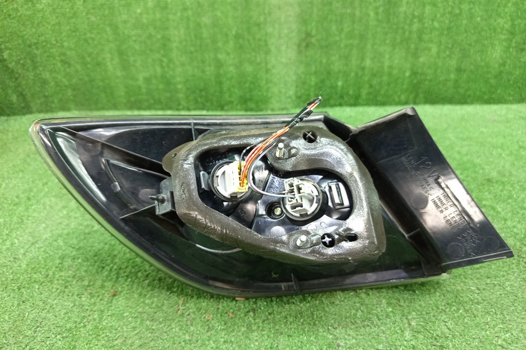 Стоп-сигнал правый задний MAZDA AXELA, MAZDA 3, 3 BK5P, BK3P, BKEP, BK WAGON 3 ракурс