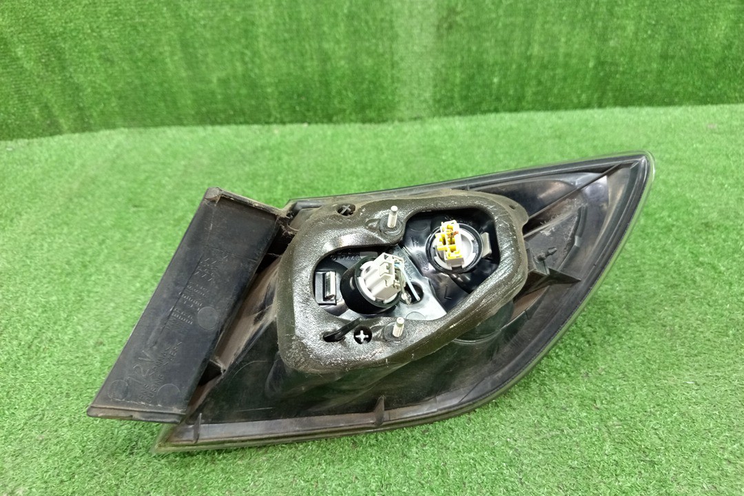 Стоп-сигнал левый задний MAZDA AXELA, MAZDA 3, 3 BK5P, BK3P, BKEP, BK WAGON 3 ракурс