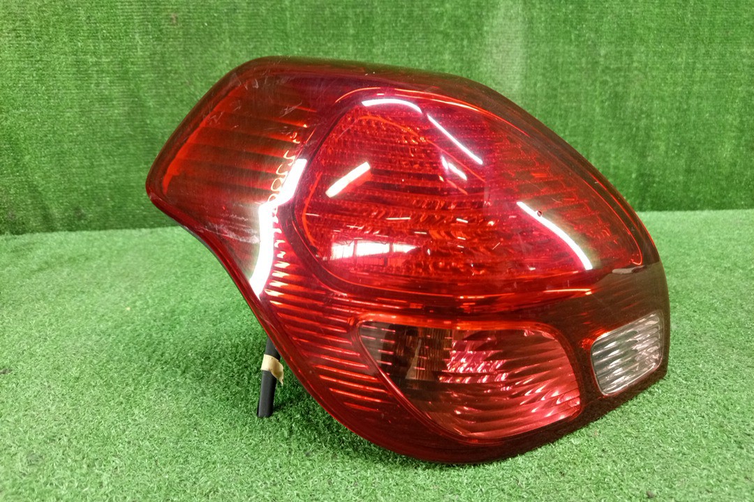 Стоп-сигнал левый задний TOYOTA VEROSSA GX110, JZX110, GX115 2 ракурс