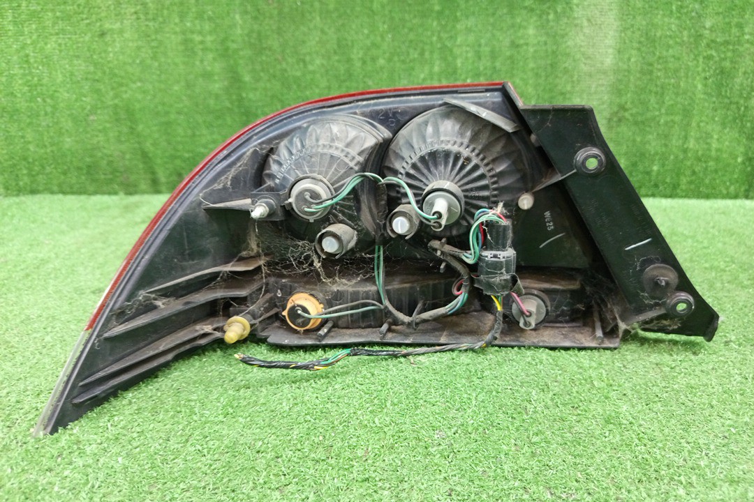 Стоп-сигнал правый задний MITSUBISHI LANCER CEDIA, LANCER CS9A, CS2A, CS5A, CS3A, CS6A, CS1A 3 ракурс