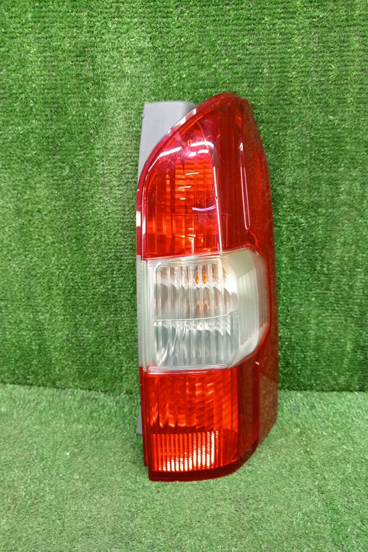 Стоп-сигнал правый задний TOYOTA PROBOX, SUCCEED NSP160V, NCP160V, NCP165V, NHP160V 1 ракурс