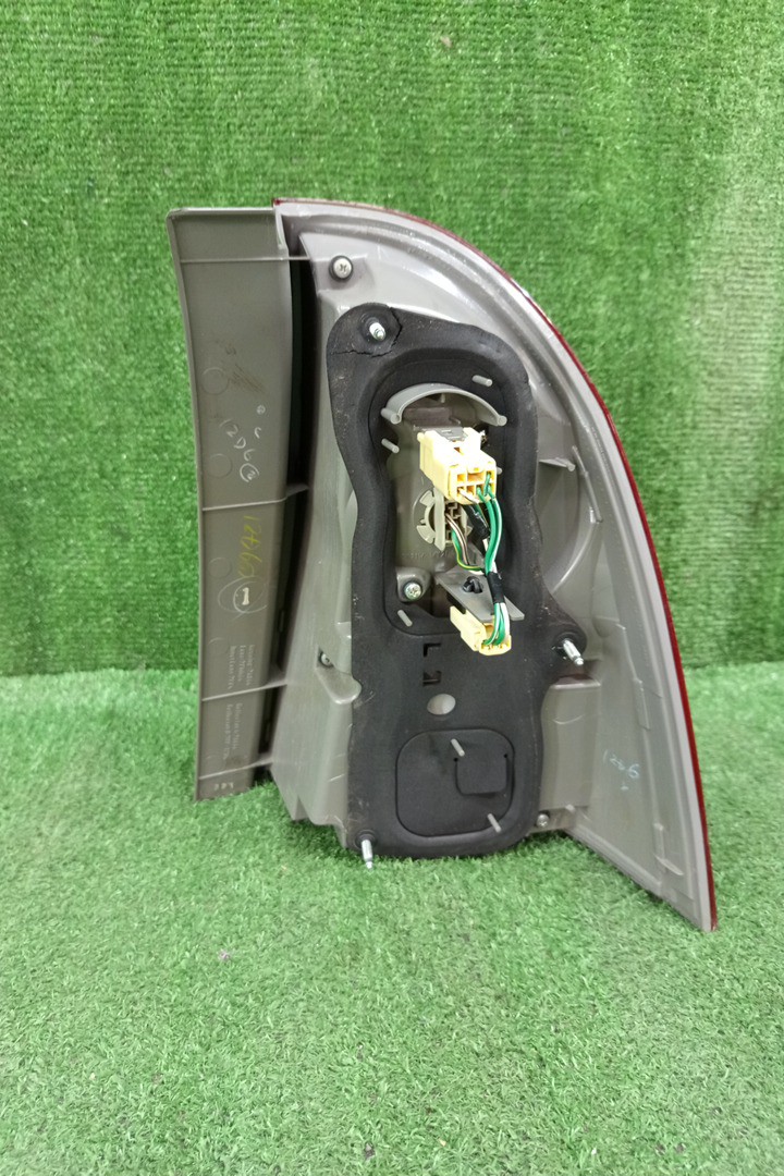 Стоп-сигнал левый задний TOYOTA COROLLA FIELDER NZE121G, ZZE123G, ZZE124G, ZZE122G, NZE124G 3 ракурс