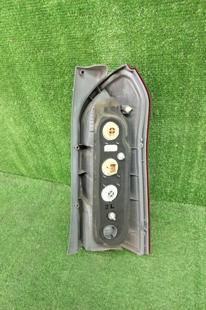 Стоп-сигнал левый задний TOYOTA PROBOX NCP51V, NCP58G, NCP55V, NCP50V, NCP59G, NLP51 3 ракурс