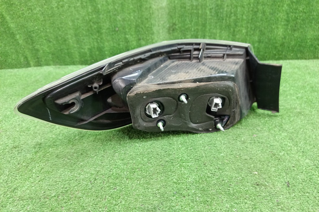 Стоп-сигнал правый задний MAZDA AXELA, MAZDA3, 3 BL6FJ, BL5FP, BLEAP, BLEFP, BLFFP, BL 4 ракурс
