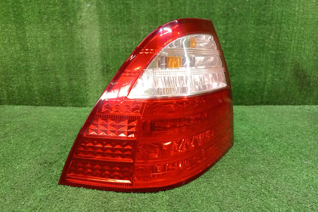 Стоп-сигнал левый задний TOYOTA COROLLA ZZE124, NZE121, NZE120, ZZE122, NZE124, CE121 2 ракурс