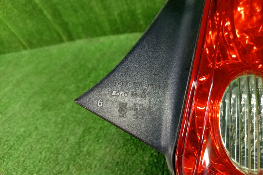 Стоп-сигнал правый задний TOYOTA IST NCP60, NCP65, NCP61 4 ракурс