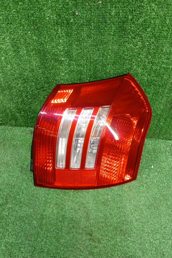 Стоп-сигнал правый задний TOYOTA ALLEX, COROLLA RUNX ZZE124, NZE121, ZZE122, ZZE123, NZE124 3 ракурс