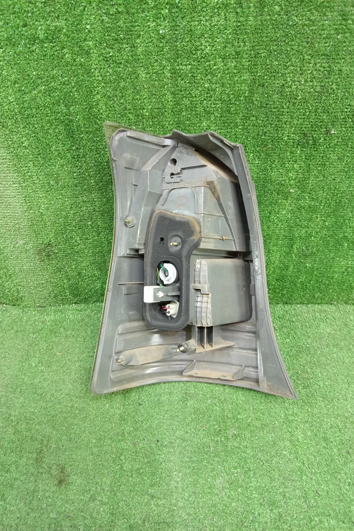 Стоп-сигнал правый задний TOYOTA WISH ZRE152N, S500U, ZNE10, ZNE14, ANE10G, ZNE10G, ANE11W, ZNE14G 4 ракурс