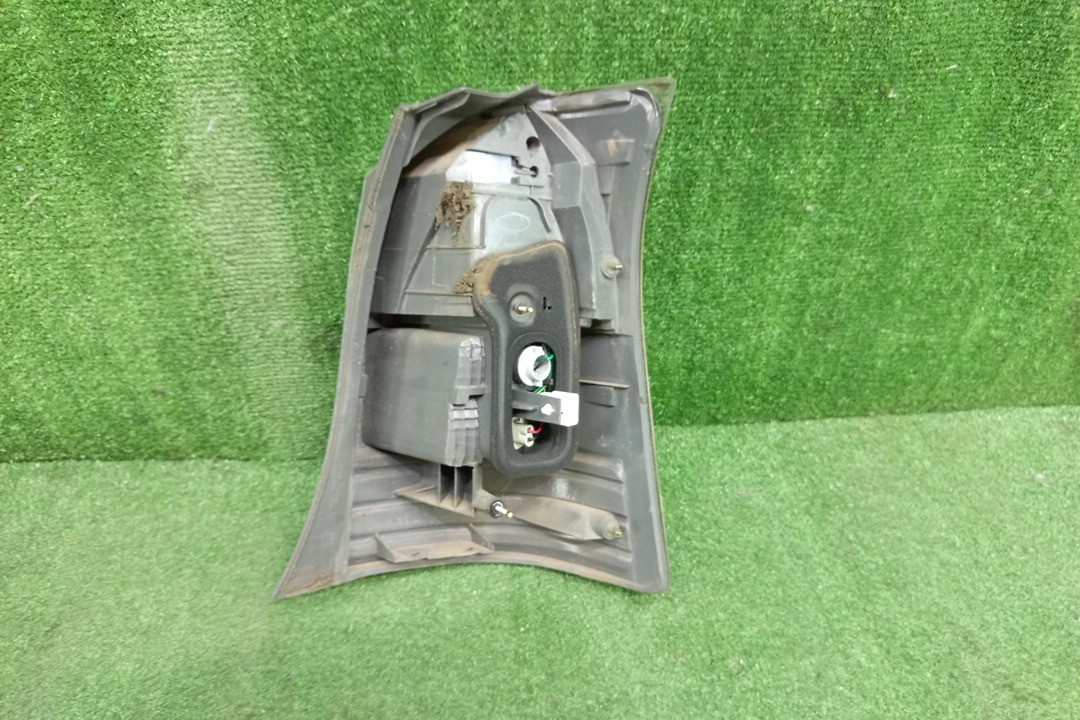 Стоп-сигнал левый задний TOYOTA WISH ZRE152N, S500U, ZNE10, ZNE14, ANE10G, ZNE10G, ANE11W, ZNE14G 2 ракурс