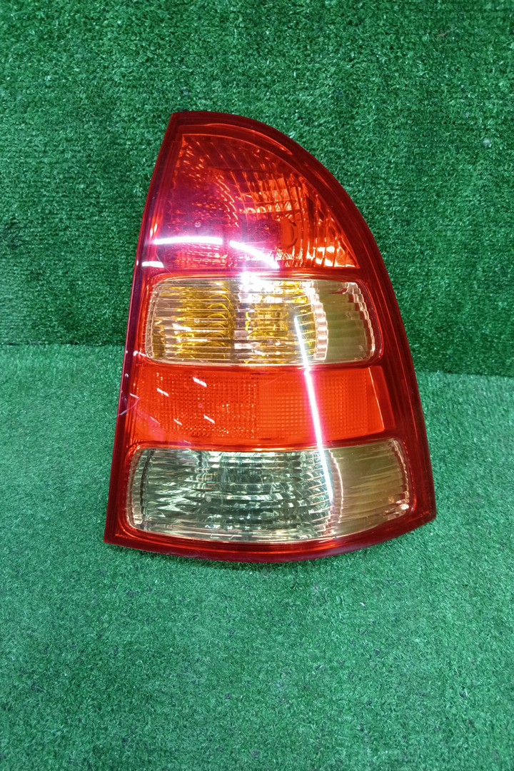 Стоп-сигнал правый задний TOYOTA COROLLA FIELDER NZE121G, ZZE123G, ZZE124G, ZZE122G, NZE124G 1 ракурс