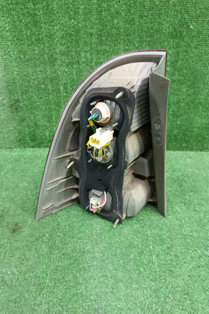 Стоп-сигнал правый задний TOYOTA COROLLA FIELDER NZE121G, ZZE123G, ZZE124G, ZZE122G, NZE124G 2 ракурс