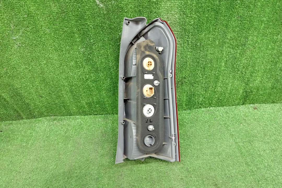 Стоп-сигнал левый задний TOYOTA PROBOX, SUCCEED NSP160V, NCP160V, NCP165V, NHP160V 2 ракурс
