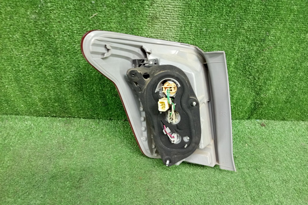 Стоп-сигнал правый задний TOYOTA COROLLA FIELDER, FIELDER ZRE144G, ZRE142G, NZE144G, NZE141G 2 ракурс