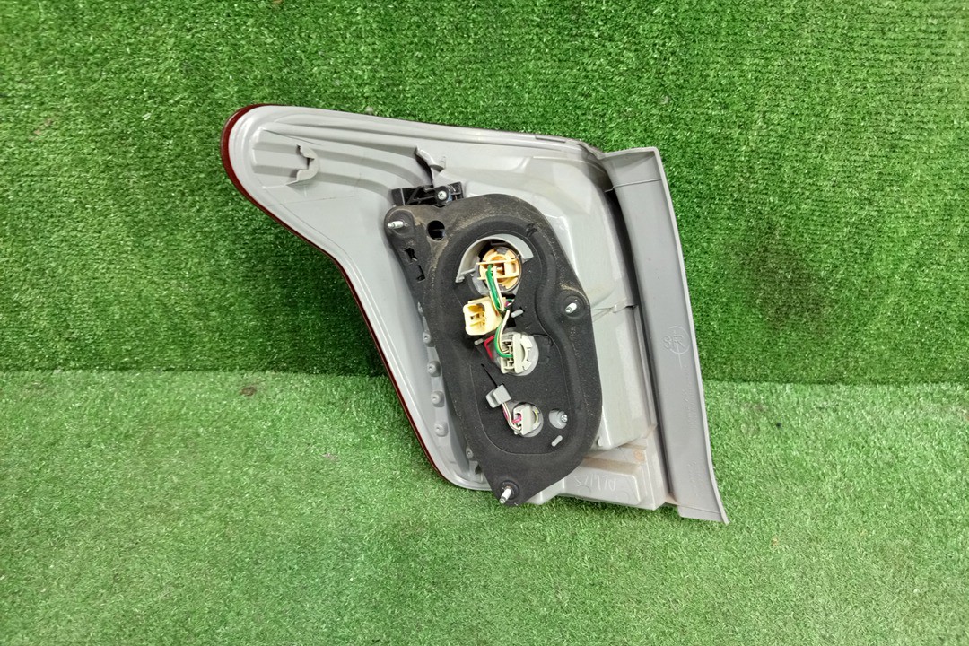 Стоп-сигнал правый задний TOYOTA COROLLA FIELDER, FIELDER ZRE144G, ZRE142G, NZE144G, NZE141G 2 ракурс