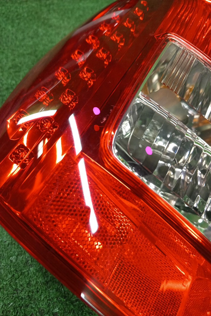 Стоп-сигнал левый задний TOYOTA COROLLA FIELDER, FIELDER ZRE144G, ZRE142G, NZE144G, NZE141G 3 ракурс