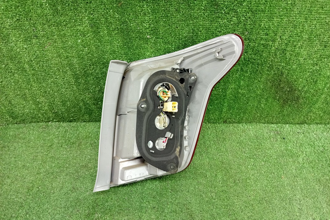 Стоп-сигнал левый задний TOYOTA COROLLA FIELDER, FIELDER ZRE144G, ZRE142G, NZE144G, NZE141G 2 ракурс