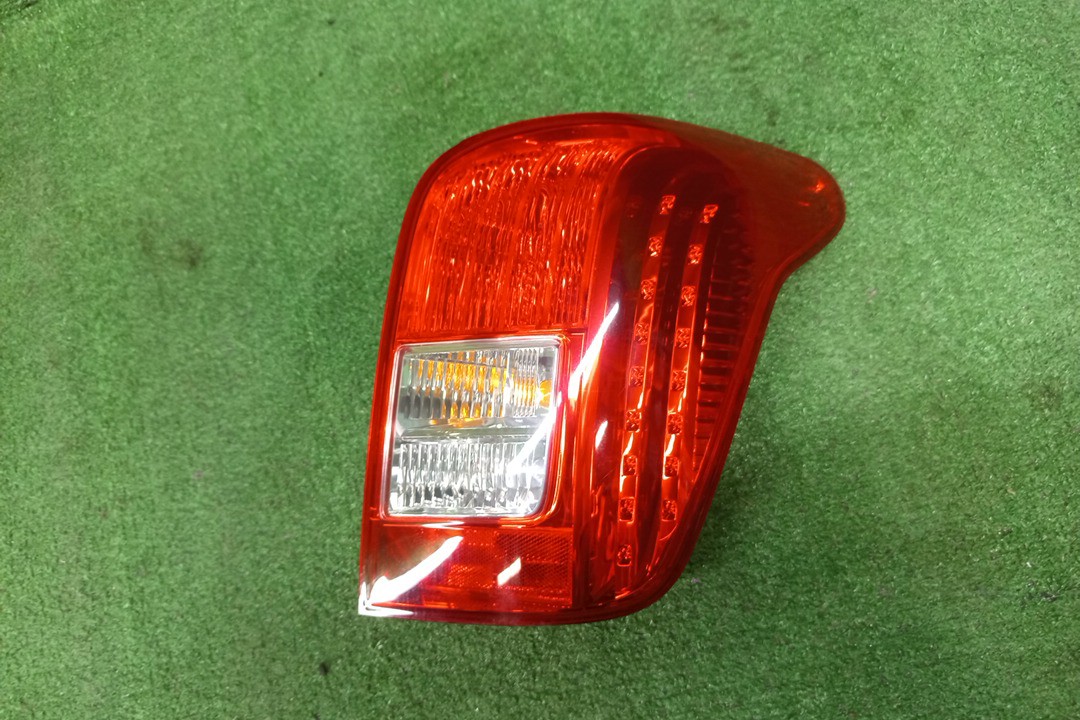 Стоп-сигнал правый задний TOYOTA COROLLA FIELDER, FIELDER ZRE144G, ZRE142G, NZE144G, NZE141G 1 ракурс