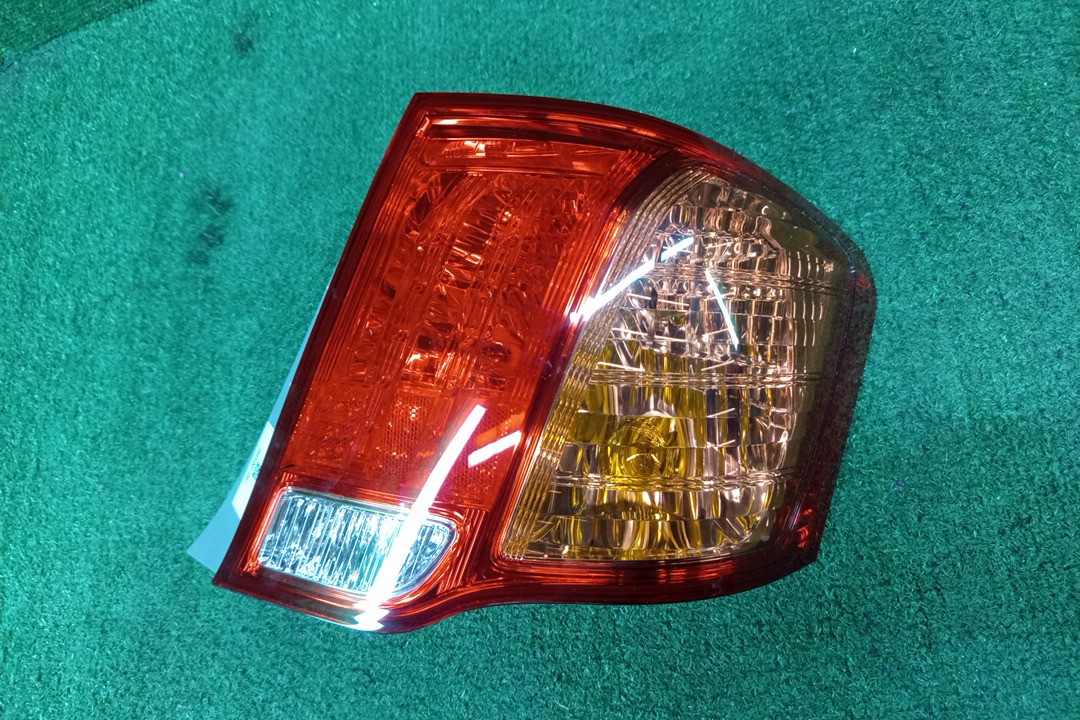 Стоп-сигнал правый задний TOYOTA COROLLA  AXIO NZE141, NZE144, ZRE142, ZRE144 1 ракурс