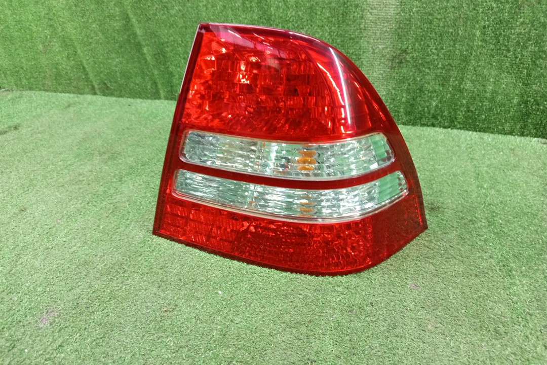 Стоп-сигнал правый задний TOYOTA COROLLA ZZE124, NZE121, NZE120, ZZE122, NZE124, CE121 1 ракурс