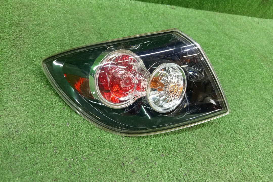 Стоп-сигнал левый задний MAZDA AXELA, MAZDA3, 3 BK5P, BK3P, BKEP, BK 1 ракурс