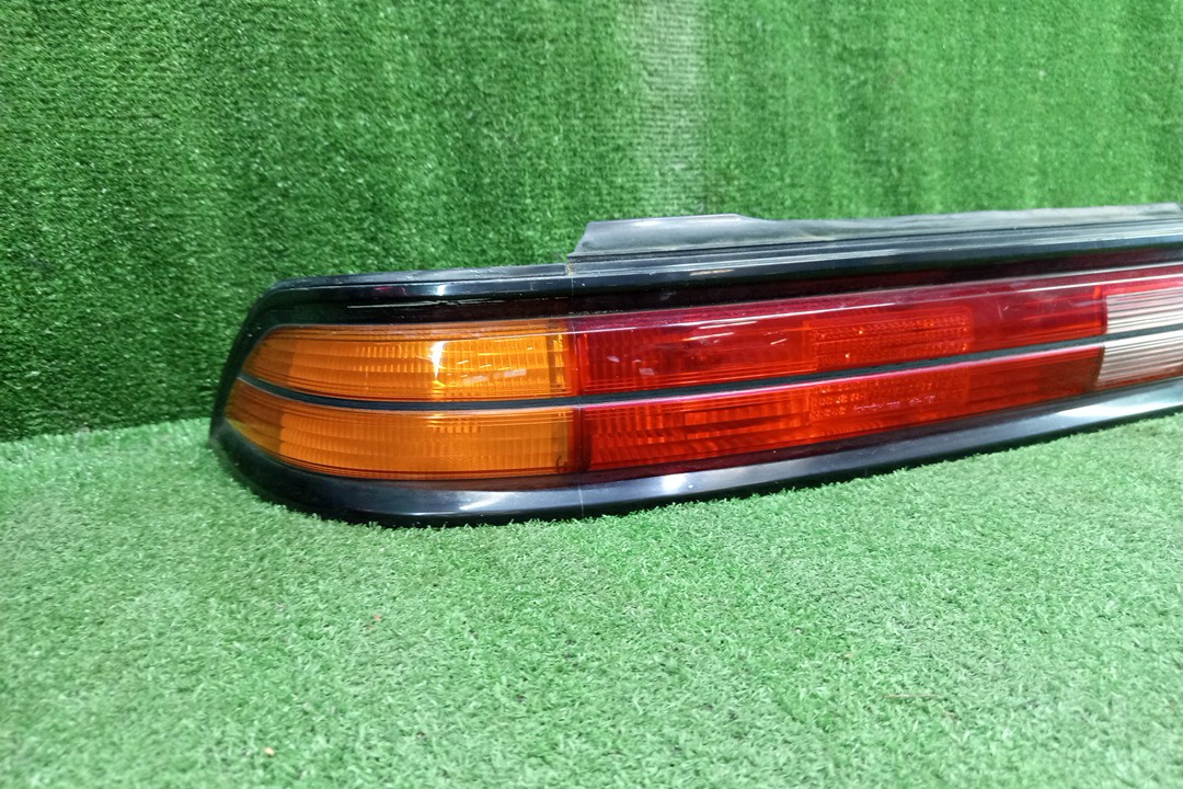 Стоп-сигнал левый задний TOYOTA MARK II GX90, JZX90, SX90, JZX91, JZX93, LX90 2 ракурс