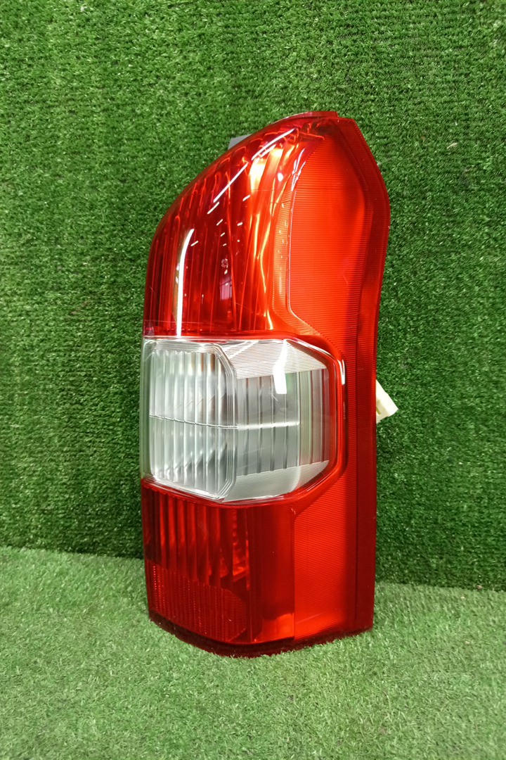 Стоп-сигнал правый задний TOYOTA PROBOX, SUCCEED NSP160V, NCP160V, NCP165V, NHP160V 2 ракурс