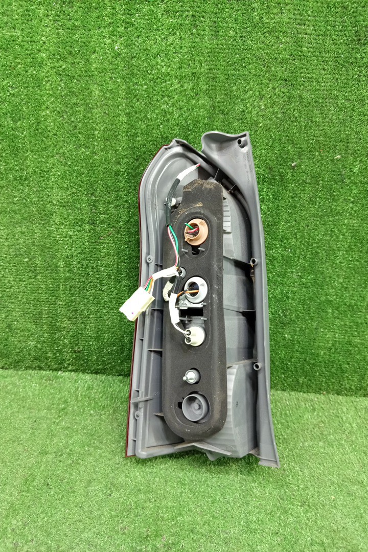 Стоп-сигнал правый задний TOYOTA PROBOX, SUCCEED NSP160V, NCP160V, NCP165V, NHP160V 3 ракурс