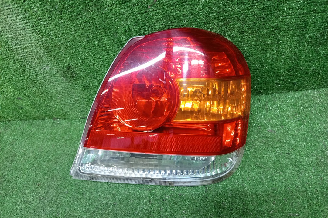Стоп-сигнал правый задний TOYOTA PLATZ NCP12, SCP11, NCP16 1 ракурс