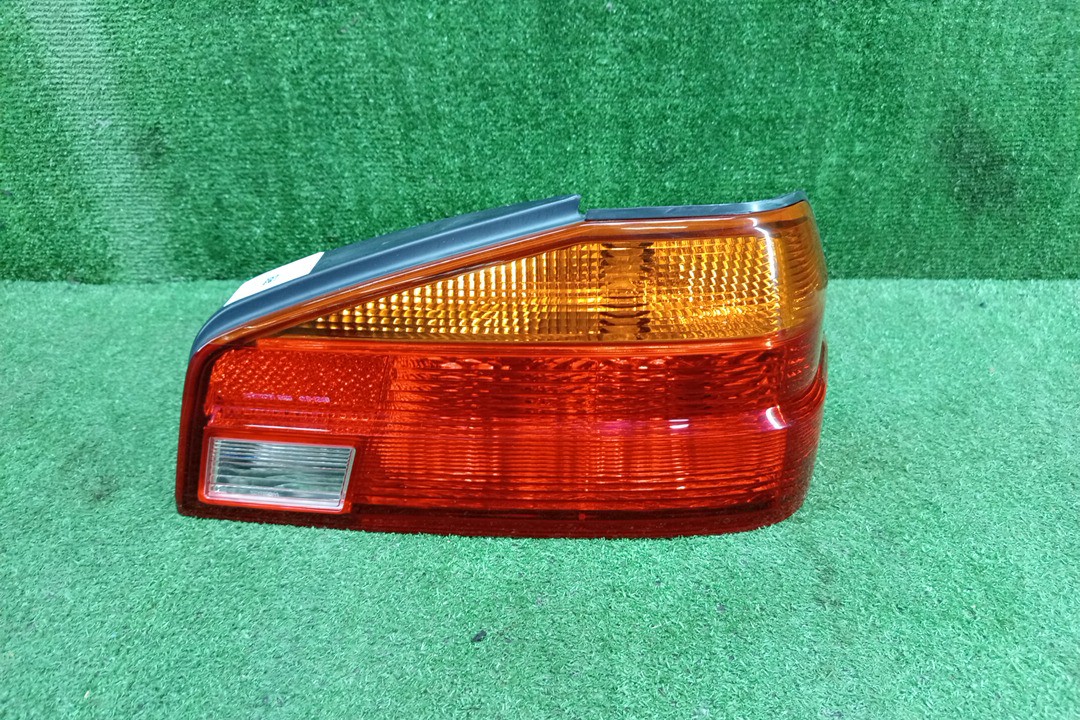Стоп-сигнал правый задний NISSAN LAUREL HC35, GNC35, GC35 1 ракурс