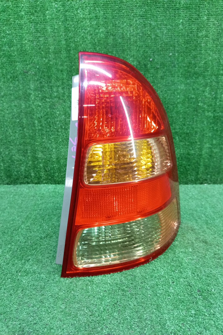 Стоп-сигнал правый задний TOYOTA COROLLA FIELDER NZE121G, ZZE123G, ZZE124G, ZZE122G, NZE124G 1 ракурс